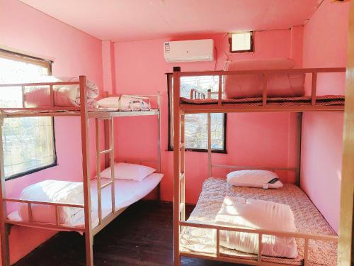 Luang Prabang Hostel | 红桥餐厅 Red Bridge Hostel
