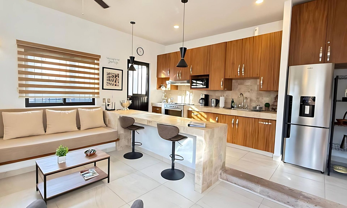 San Antonio Tlayacapan House | 1 Bed Guesthouse - Bikes - Patio - Gym - Pickleball Court - Golf Cart - Scooters