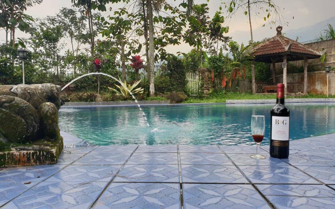 Cilobak Bed & Breakfast | 100 m² Bed and breakfast ∙ 2 bedrooms ∙ 23 guests