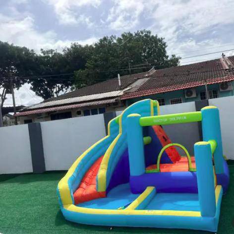 Daerah Kulai House | 1000 m² House ∙ 3 bedrooms ∙ 12 guests