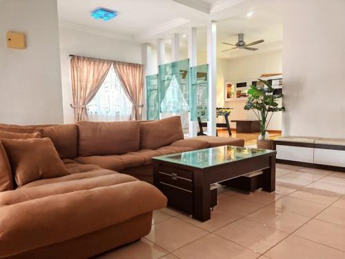 Hulu Kinta House | 10paxx HotSprings Recovery Stay