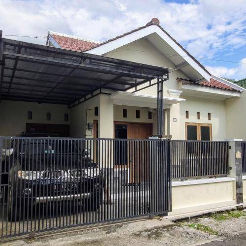 Colomadu House | 11 m² House ∙ 2 bedrooms ∙ 5 guests