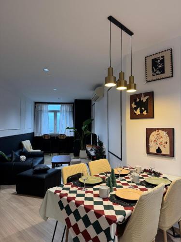 Seri Tanjung Pinang House | 118 Island Plaza by ZenZone88