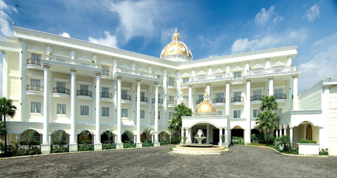 Cipanas Resort | 119 m² Resort ∙ 13 guests