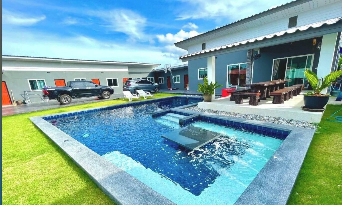 Pong Villa | 12 BR Pool Villa Near Mabprachan Lake Pattaya