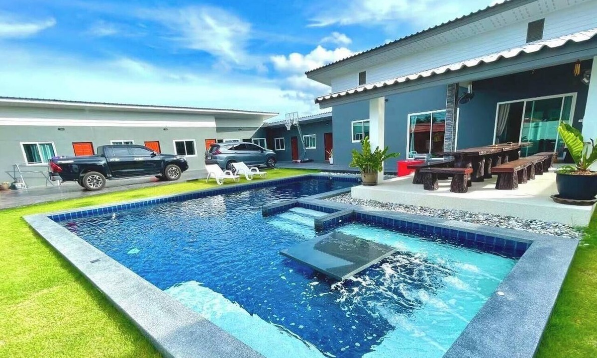 Pong Villa | 12 BR Pool Villa Near Mabprachan Lake Pattaya