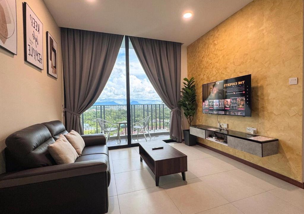 Taman Charming Apartment | 13th FL-The Podium-3R2B-Free 2 Parking-10Pax