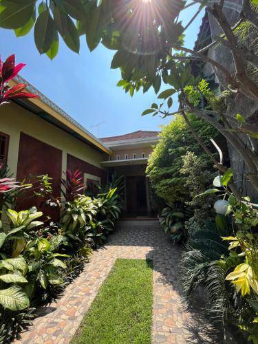 Banguntapan House | 160 m² House ∙ 1 bedroom ∙ 6 guests