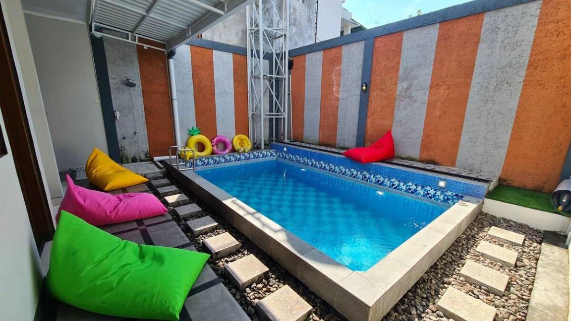 Depok House | 164 m² House ∙ 5 bedrooms ∙ 15 guests
