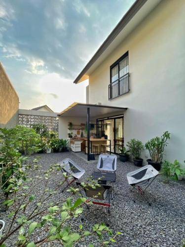 West Bandung House | 165 m² House ∙ 3 bedrooms ∙ 6 guests