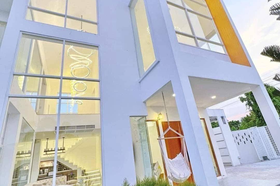 Nonthaburi Villa | 1800 m² Villa ∙ 8 bedrooms ∙ 30 guests