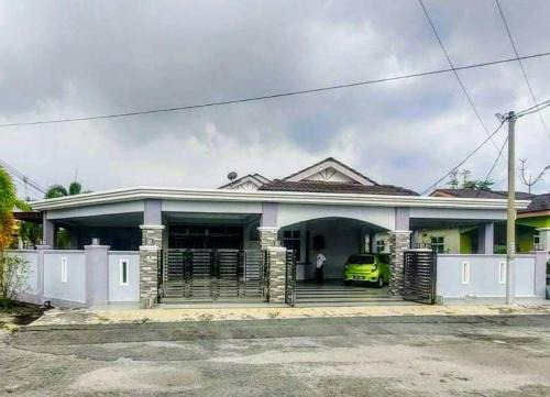Hutan Melintang House | 18pax Bungalow Homestay Hutan Melintang