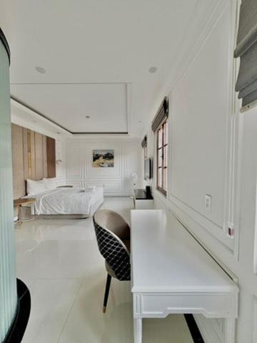 An Thoi Apartment | 2-Bedroom apartment 90m2 next to the sea in Sunset Town