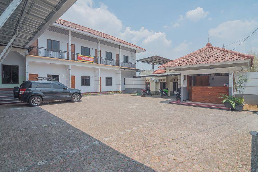 Majalengka Bed & Breakfast | 20 m² Bed and breakfast ∙ 3 guests