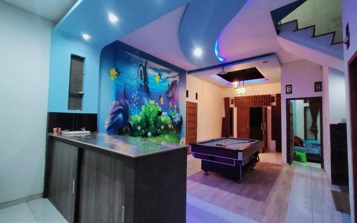 Megamendung House | 200 m² House ∙ 3 bedrooms ∙ 15 guests