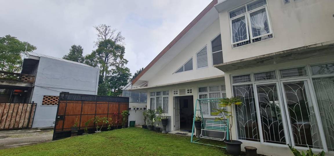Karanganyar House | 200 m² House ∙ 3 bedrooms ∙ 10 guests