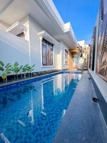 Purwokerto House | 200 m² House ∙ 5 bedrooms ∙ 10 guests