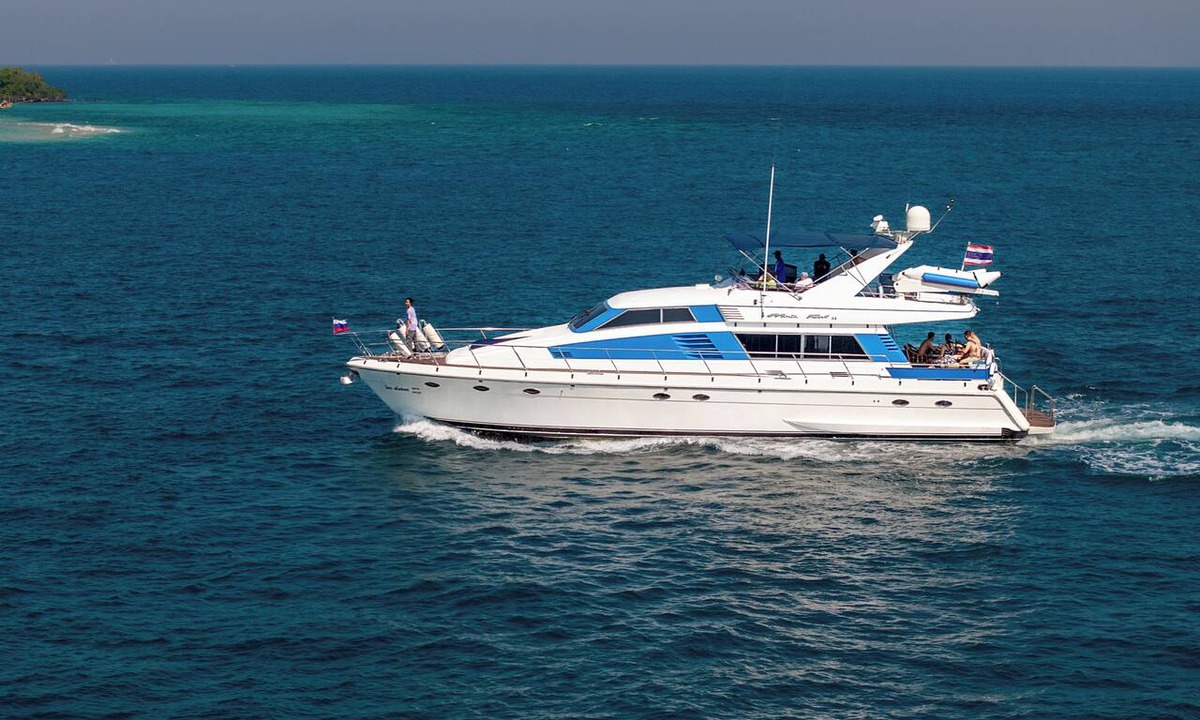 Na Chom Thian Boat Rental | 24-hour yacht charter near Pattaya Island.Calm water, privacy and tranquility