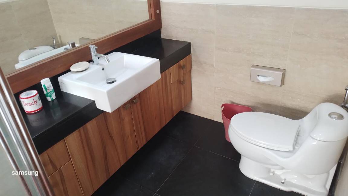 Ciawi House | 270 m² House ∙ 2 bedrooms ∙ 6 guests