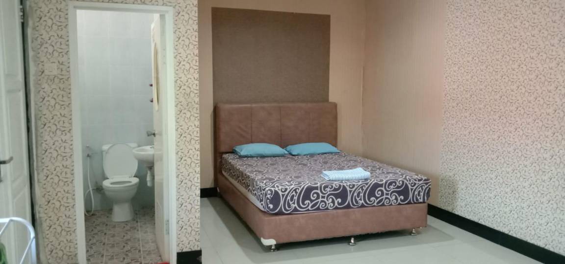 Ponorogo Hotel | 28 m² Hotel ∙ 8 guests
