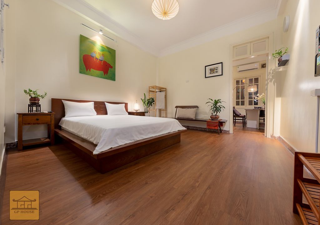 Ba Dinh Apartment | ✩2BR✩Cozy Skylight Studio w Elevator✩QUIET✩Central