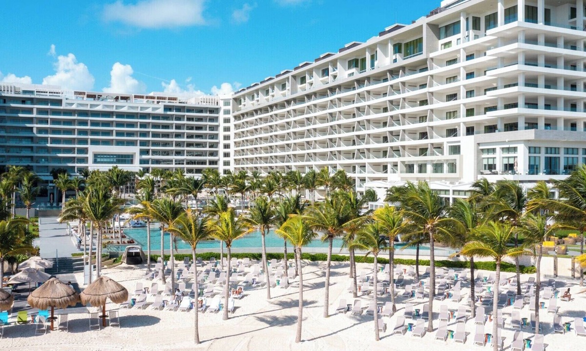 Playa Mujeres Condo | 3-bedroom condo with AC in a luxury resort in the most exclusive area of Cancún