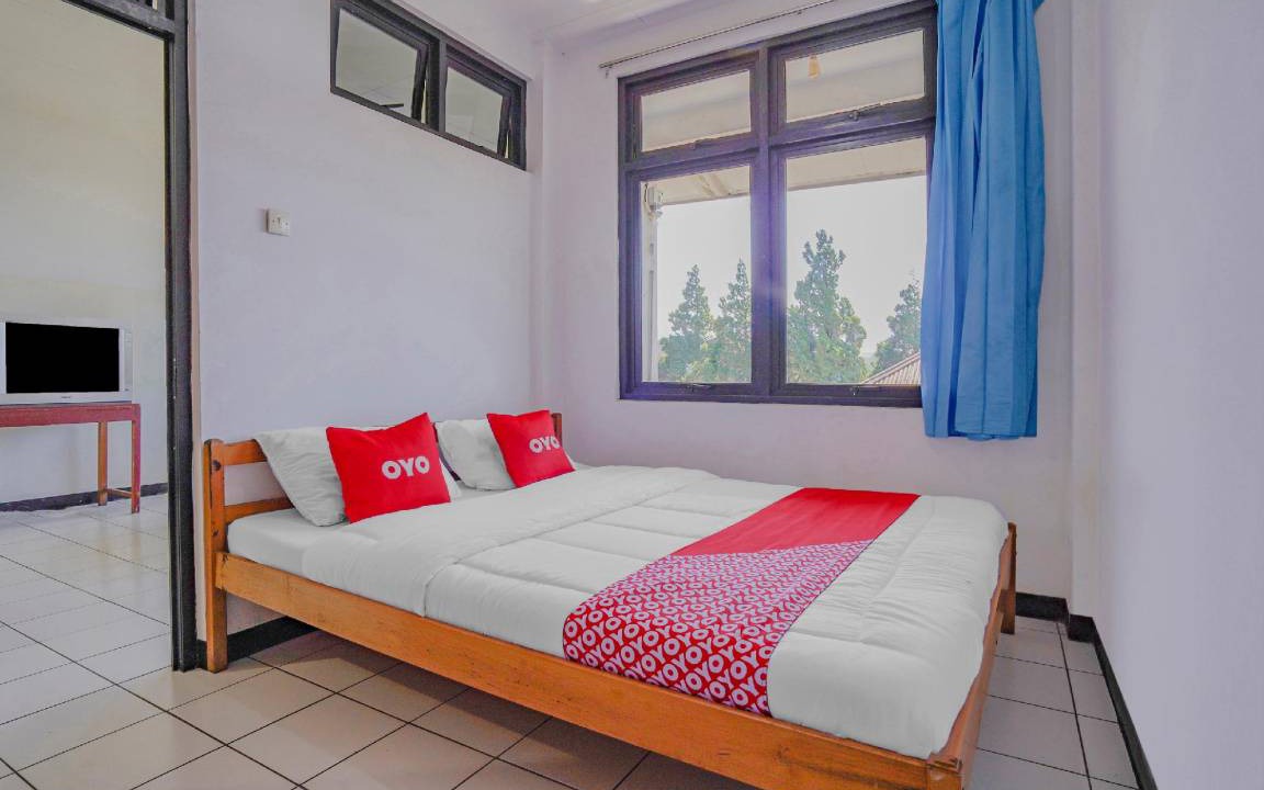 Cipanas Hotel | 30 m² Hotel ∙ 10 guests