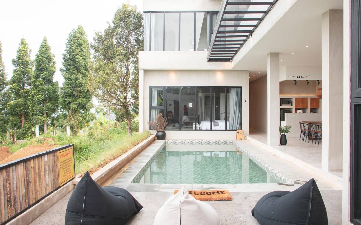 Megamendung Villa | 300 m² Villa ∙ 4 bedrooms ∙ 15 guests