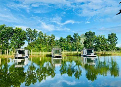 Khao Yoi Boat Rental | 32 m² Houseboat ∙ 1 bedroom ∙ 2 guests