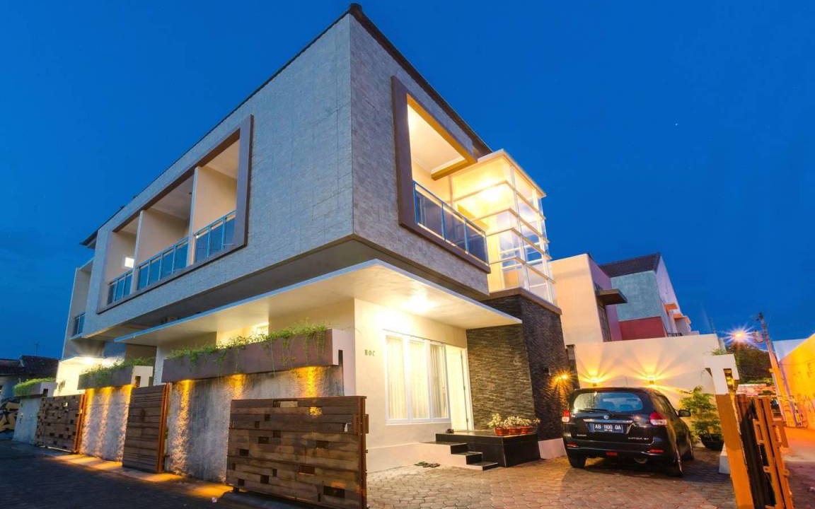 Yogyakarta House | 325 m² House ∙ 4 bedrooms ∙ 8 guests