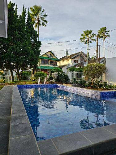 Cipanas Villa | 358 m² Villa ∙ 3 bedrooms ∙ 12 guests