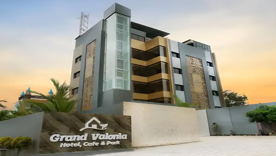 Jember Hotel | 36 m² Hotel ∙ 4 guests