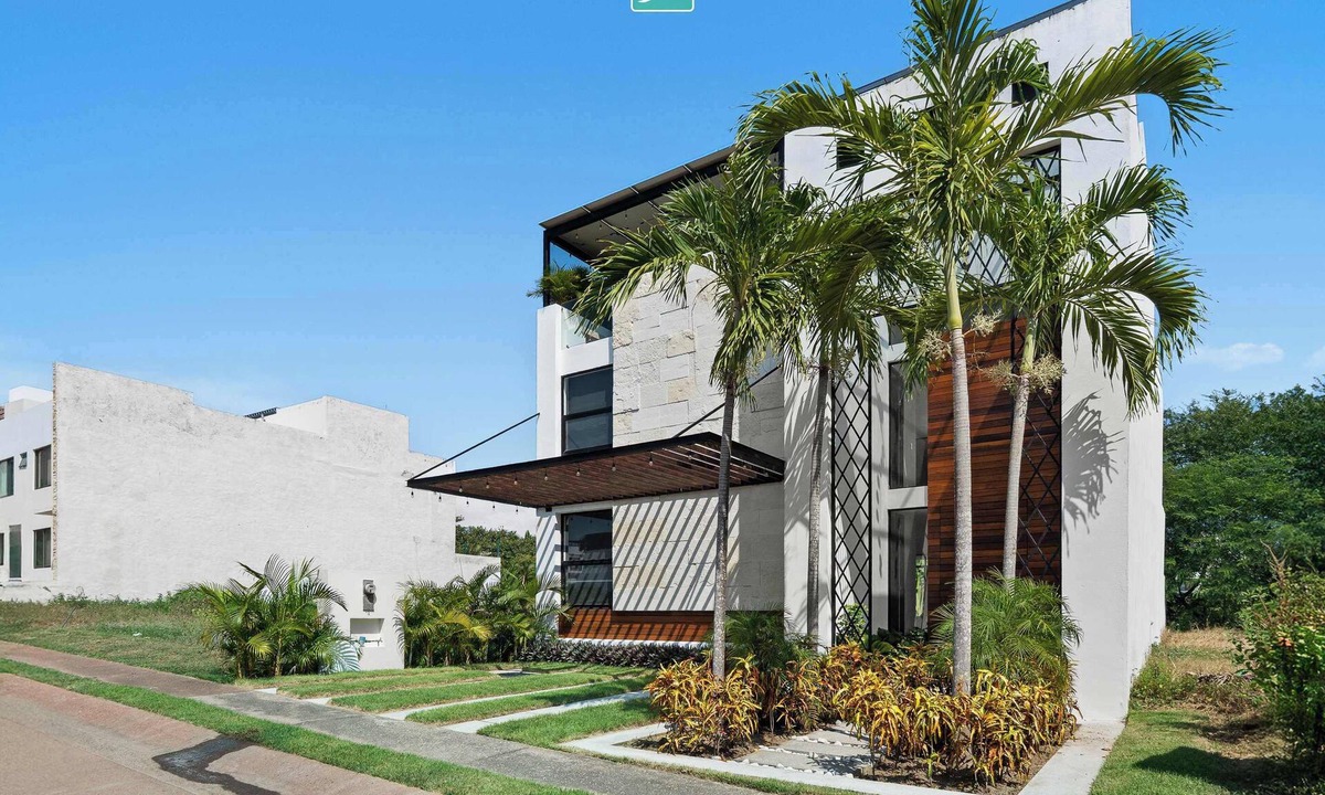 La Cruz de Huanacaxtle Villa | 3BR Family Villa w/Pool & Beach Club - Villa 19