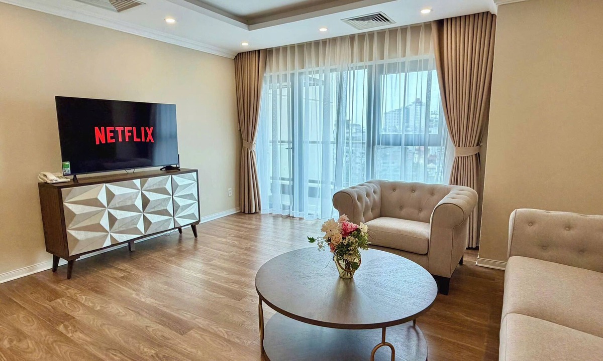 Ba Dinh Apartment | 3BR Lake View Apt - Central Hanoi - Family Friendly