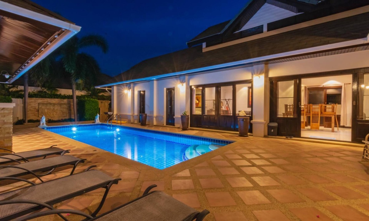Hua Hin Villa | 4 Bedroom Private Bali Style Villa (HH6)