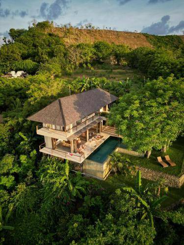 Kuta Resort | 400 m² Resort ∙ 4 bedrooms ∙ 12 guests
