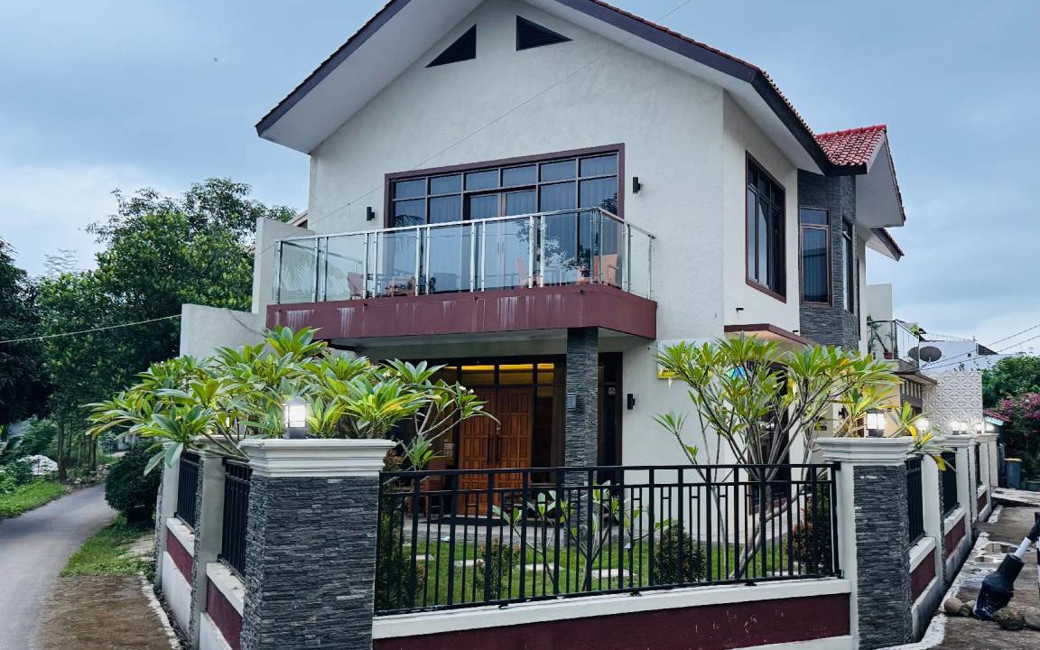 Majalengka Villa | 400 m² Villa ∙ 3 bedrooms ∙ 12 guests