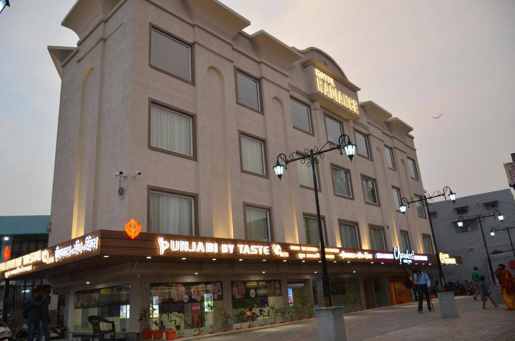 Bareilly Hotel | 42 m² Hotel ∙ 4 guests