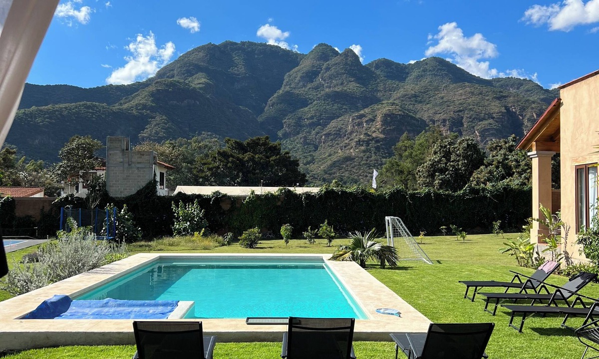 San Pedro House | 5-bedroom house with spectacular views of Malinalco with WiFi