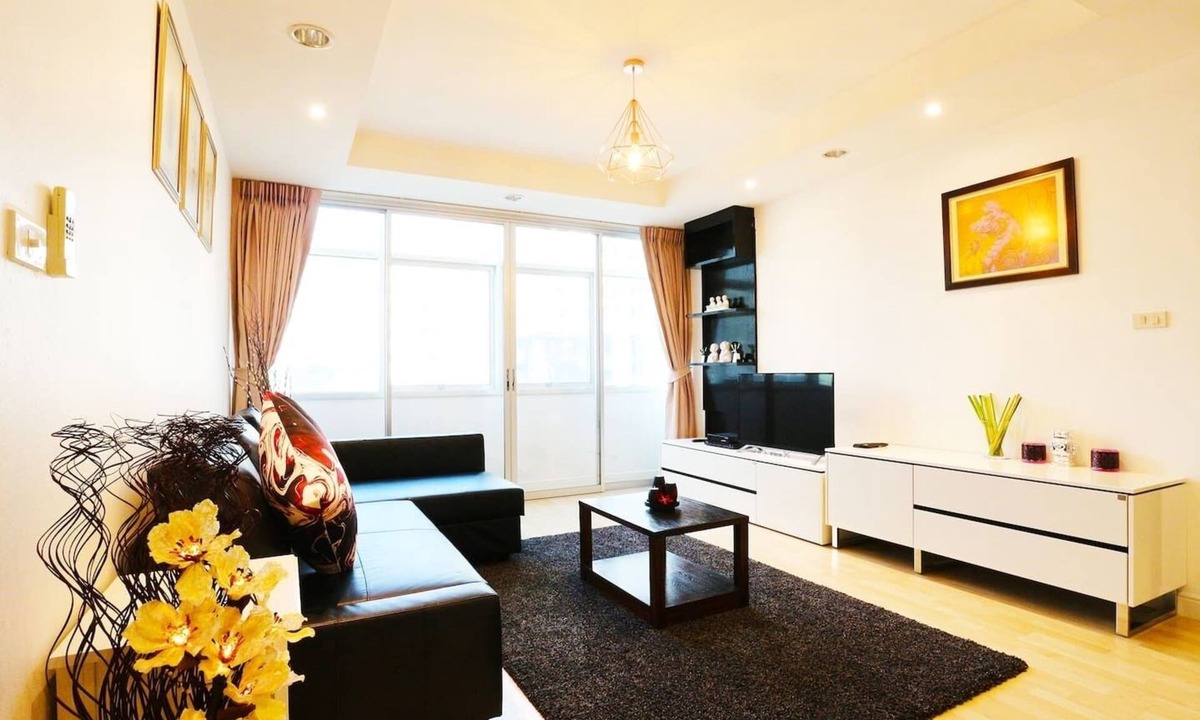 Thung Maha Mek Apartment | 5 Mins to BTS, SPACIOUS, 2 BR, 140 Sqm.