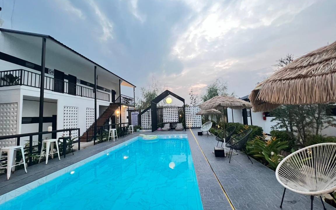 Ratchaburi Hotel | 70 m² Hotel ∙ 2 bedrooms ∙ 8 guests