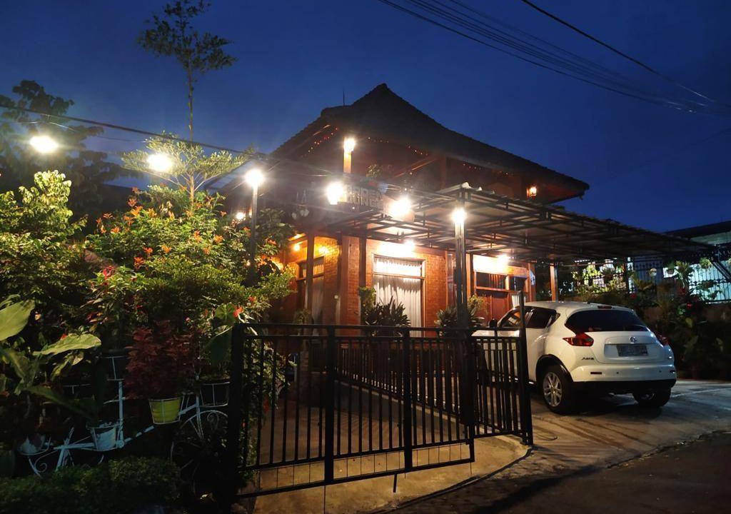 Lembang Hotel | 70 m² Hotel ∙ 6 bedrooms ∙ 19 guests