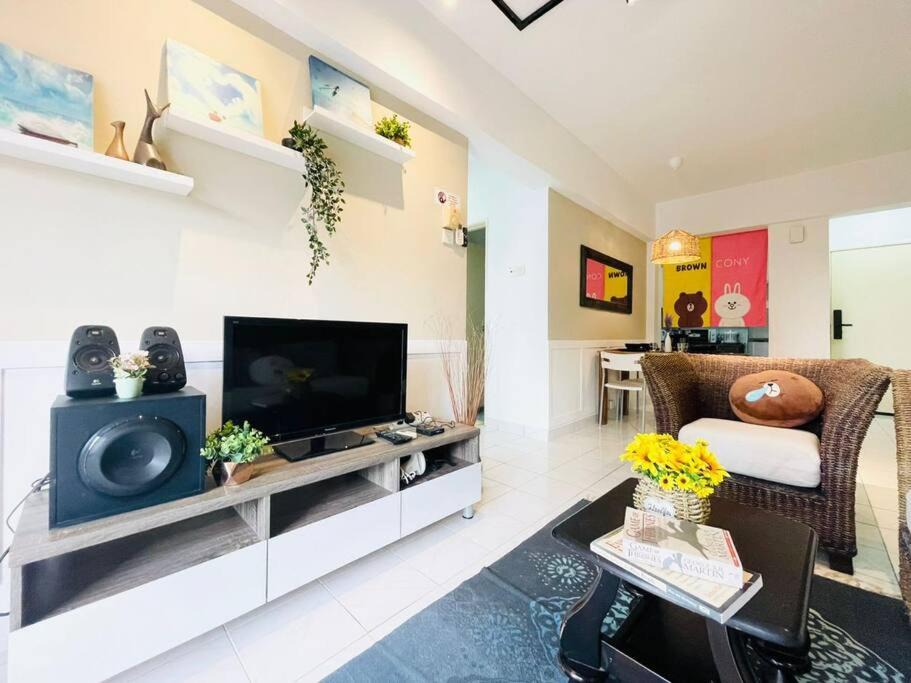 Bukit Jalil Apartment | 8 pax Homestay near Axiata Arena & Pavilion 2