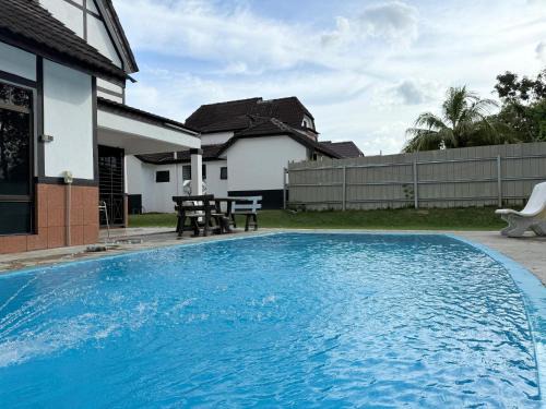 Alor Gajah Villa | A'Famosa Private Pool Villa Lot 872-Fong Homestay