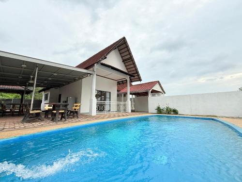 Alor Gajah Villa | A'Famosa Private Pool Villa Lot 1309-Fong Homestay