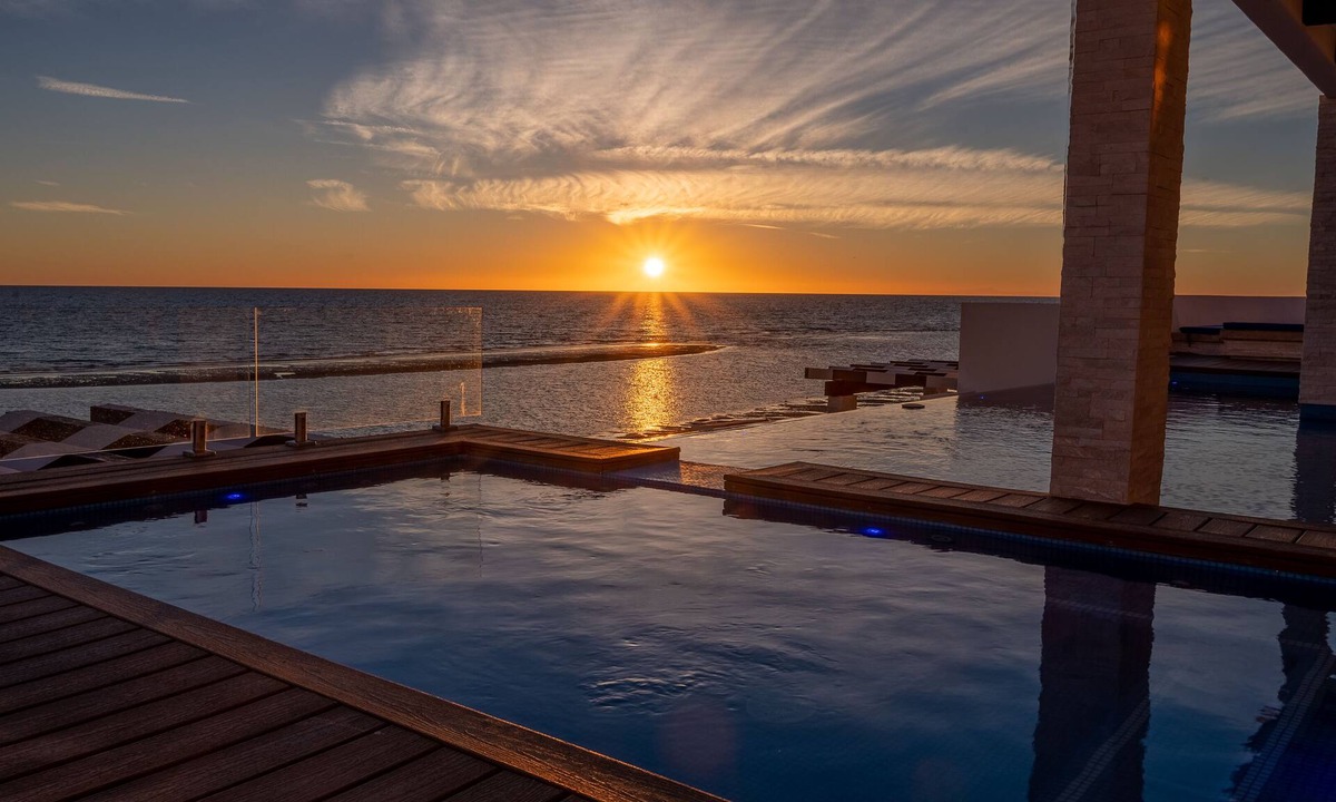 Las Conchas House | A Hidden Paradise: Spacious Beachfront Oasis - Perfect for Families and Retreats