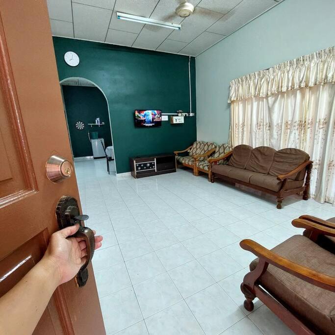 Tersusun Tasek House | Adam Homestay