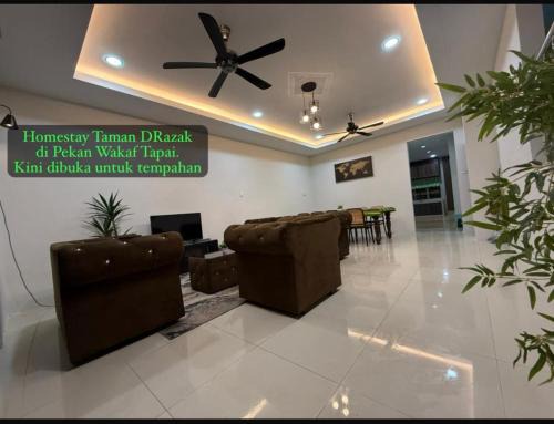 Kampung Kayu Arang House | Adam's Nur Homestay Taman D Razak Wakaf Tapai