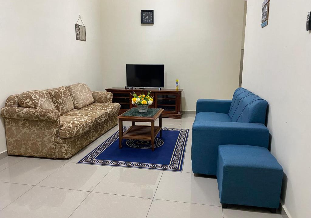 Bukit Rambai Ski Chalet | Adams Family Homestay