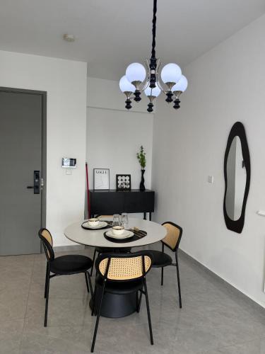 Imbi Apartment | Agile residence bukit bintang by KAVAZO